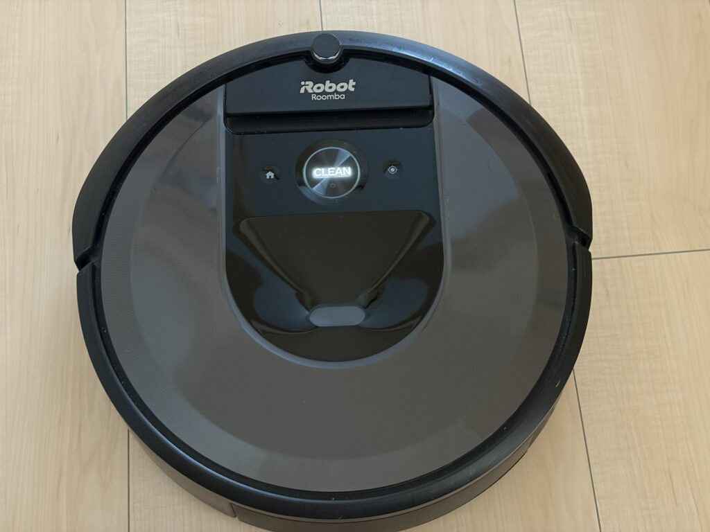 6年現役】ルンバi7を「2階専用」で使い続ける理由。わが家のロボット